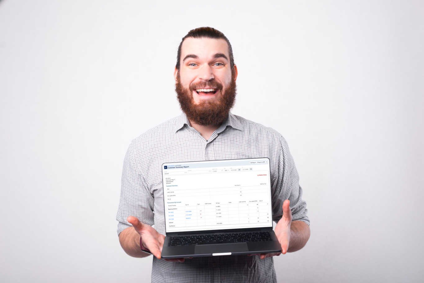 Man met PackControl op zijn laptopscherm 